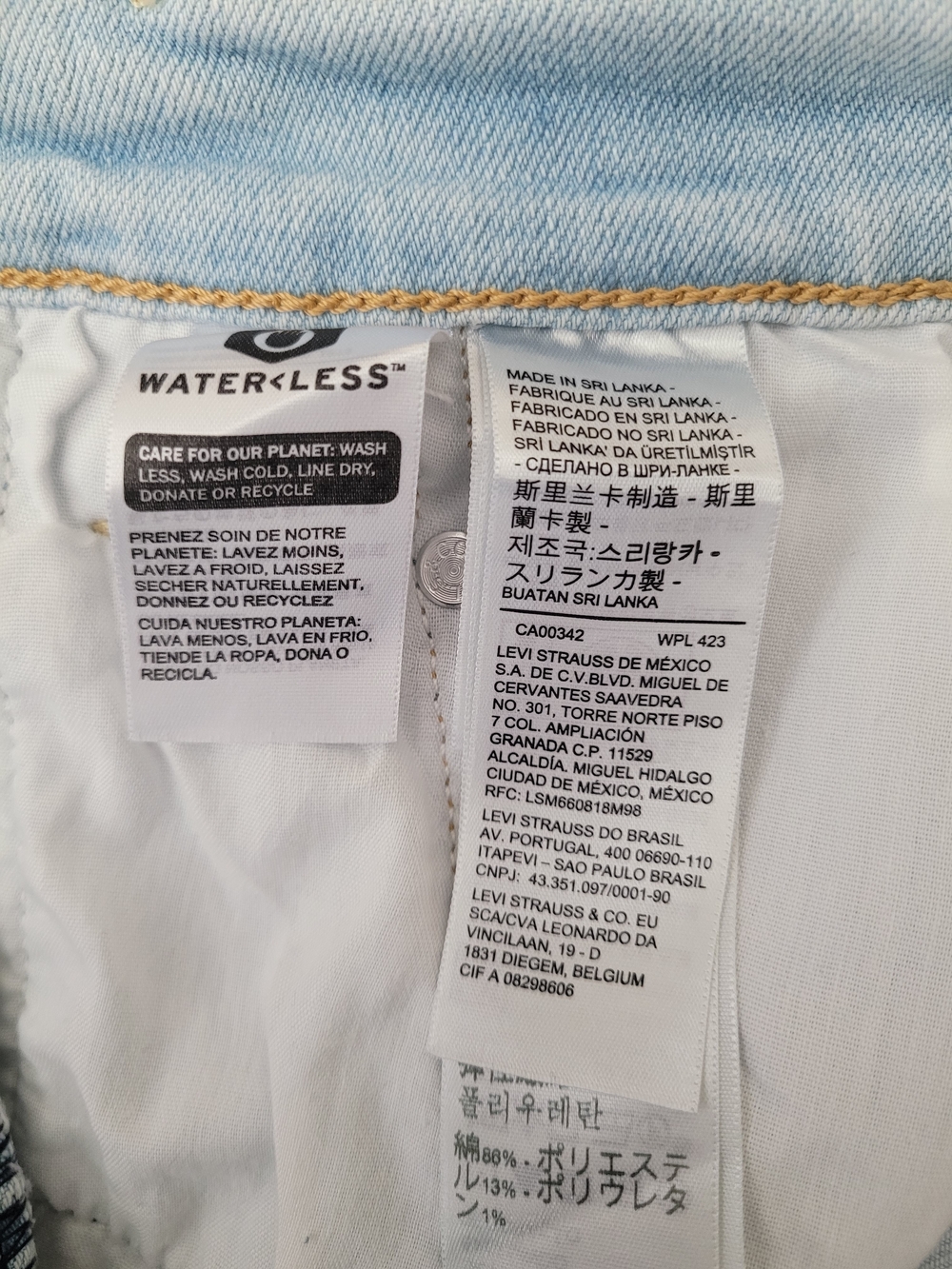 Levi's Ribcage Straight Ankle Jeans - Light Wash, Pale Blue, Buttonfly - Picture 11 of 11